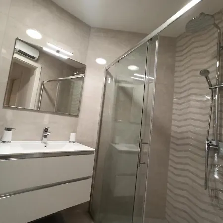 Hill With Private Pool * マカルスカ