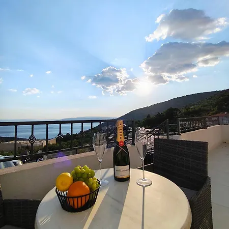 Vila Hill - Private Pool & Jacuzzi Makarská