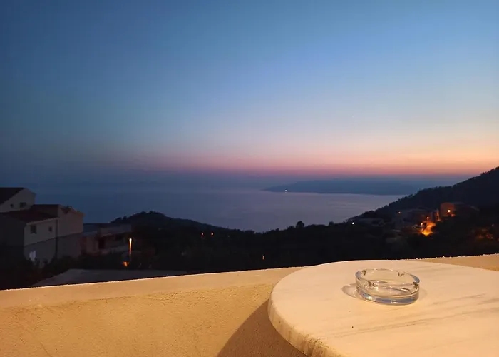 Hill With Private Pool * Макарска