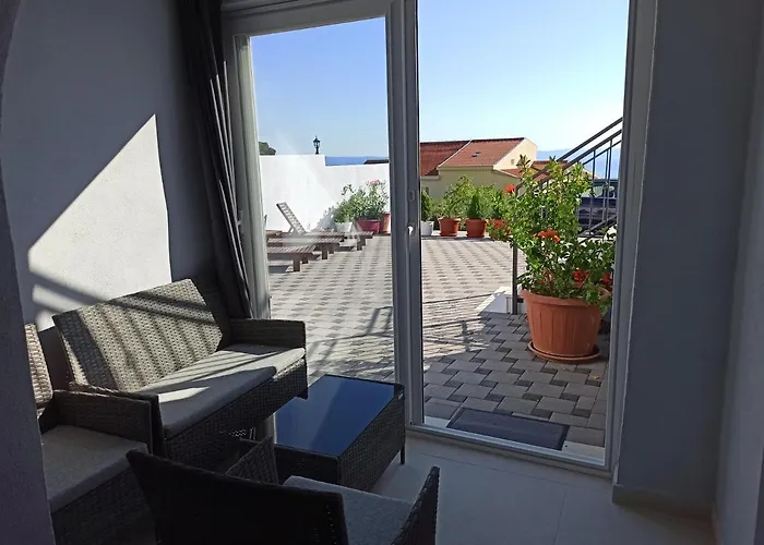 Hill With Private Pool Вилла Макарска