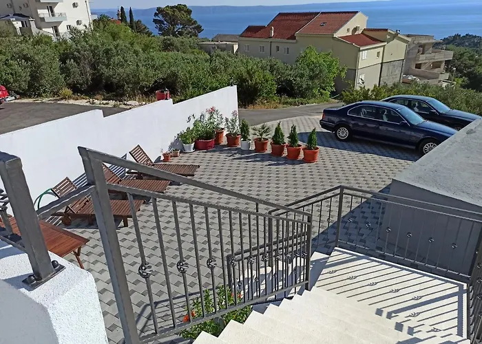 Hill With Private Pool * Макарска