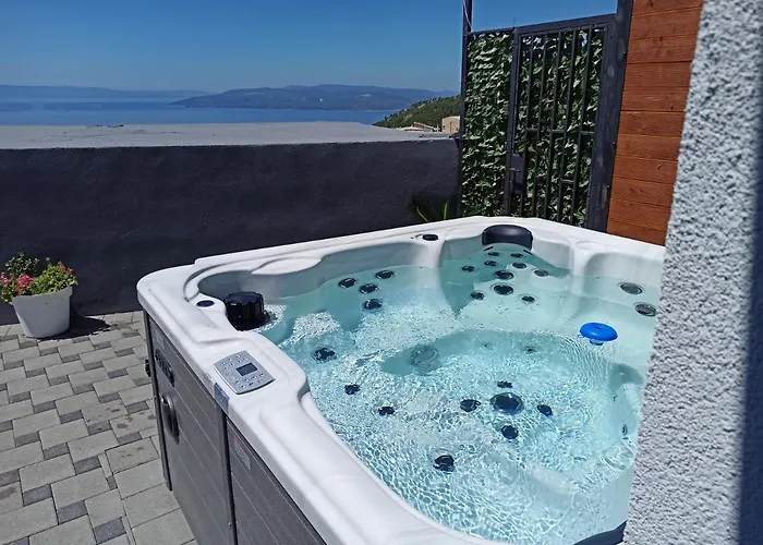 Hill With Private Pool Вилла