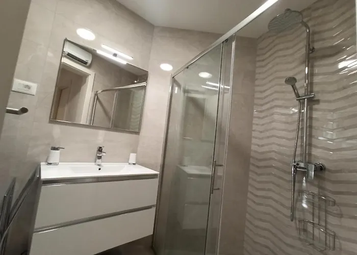 Hill With Private Pool * 马卡尔斯卡