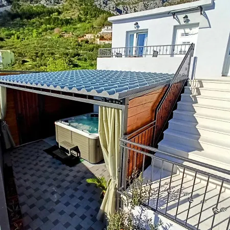 Hill - Private Pool & Jacuzzi Makarska