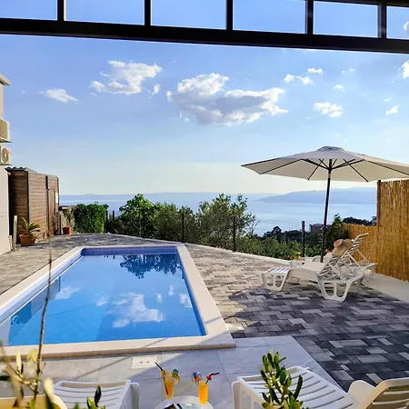 Hill - Private Pool & Jacuzzi Villa *