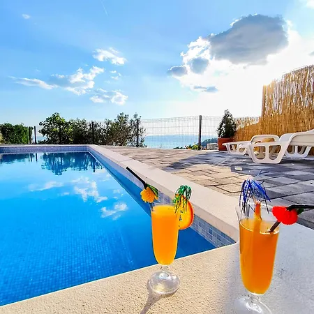 Hill - Private Pool & Jacuzzi Makarska